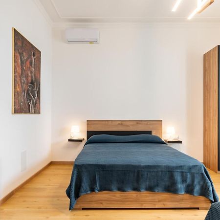 Catania Central Guest House - Rooms With Balcony ภายนอก รูปภาพ