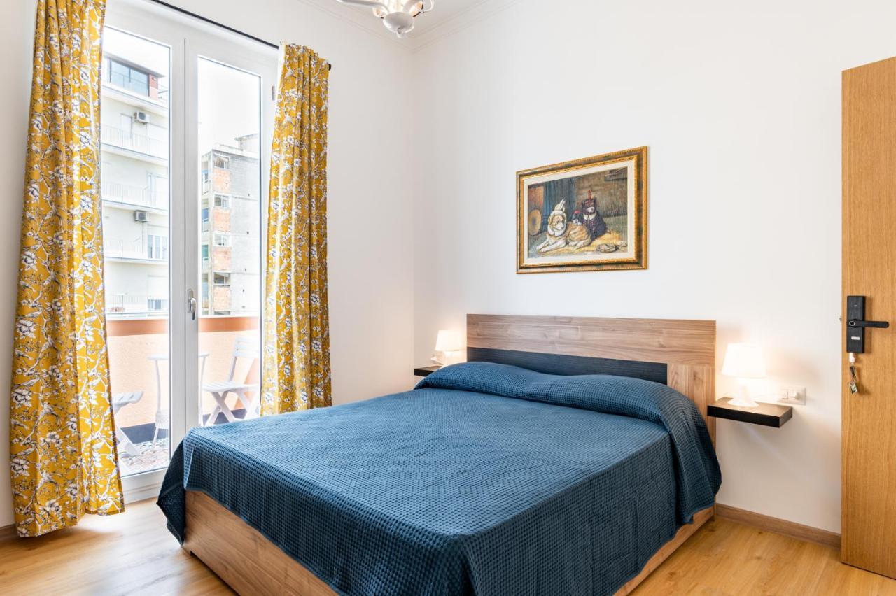 Catania Central Guest House - Rooms With Balcony ภายนอก รูปภาพ