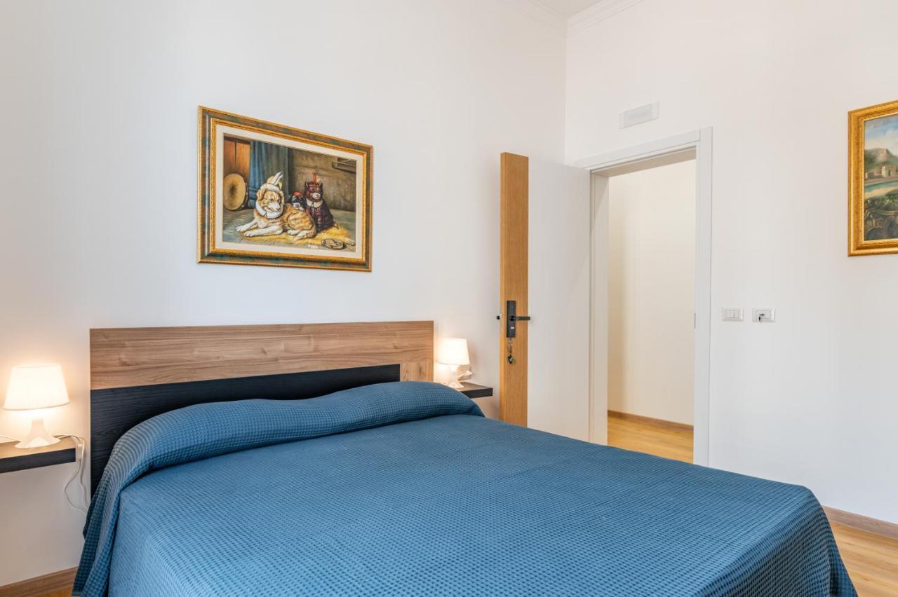 Catania Central Guest House - Rooms With Balcony ภายนอก รูปภาพ