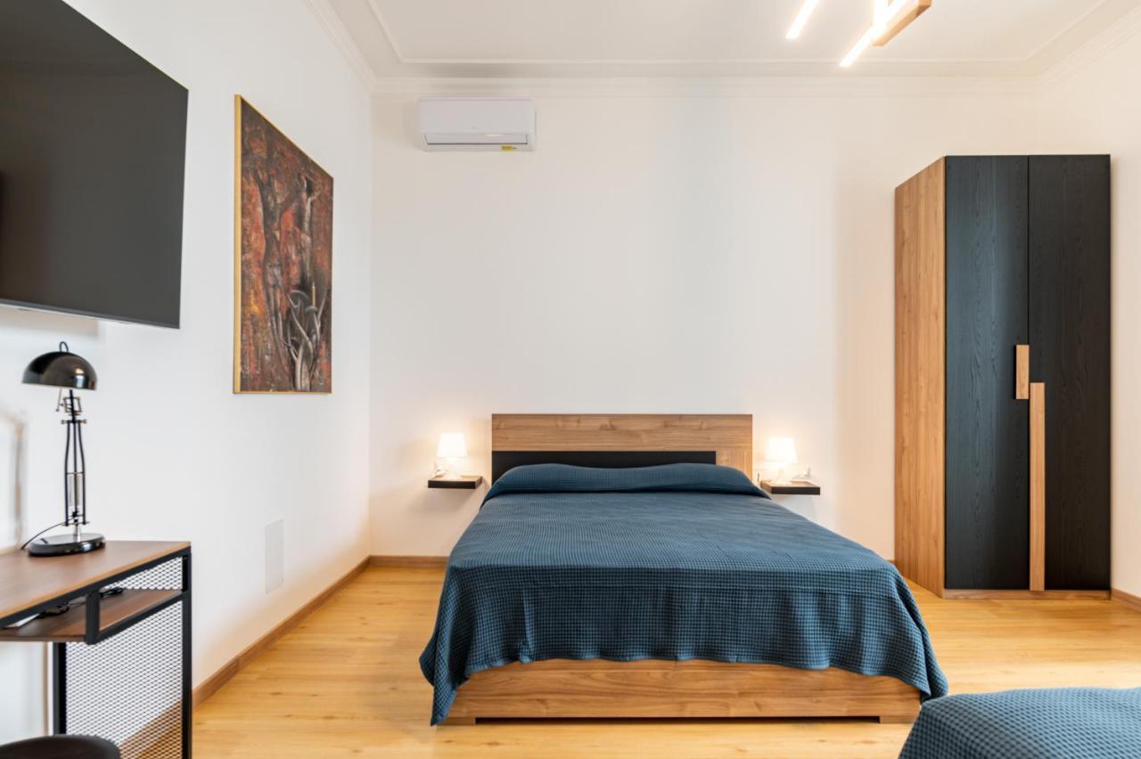 Catania Central Guest House - Rooms With Balcony ภายนอก รูปภาพ
