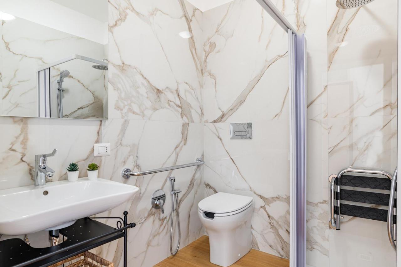 Catania Central Guest House - Rooms With Balcony ภายนอก รูปภาพ